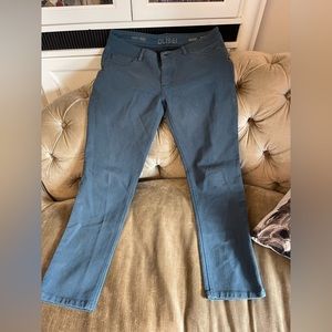 DL1961 Angel Mid Rise Skinny Ankle jean blue/green, size 31